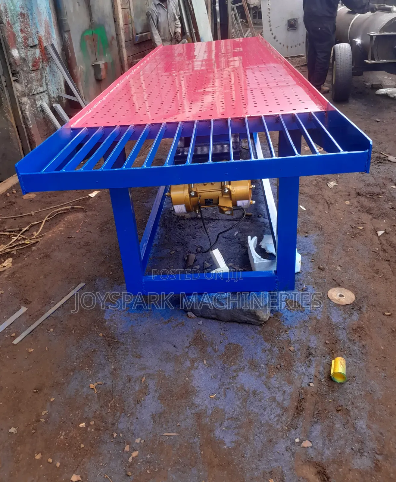 Vibrating Table Machine