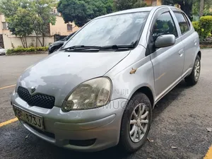 Toyota Vitz 2003 Silver