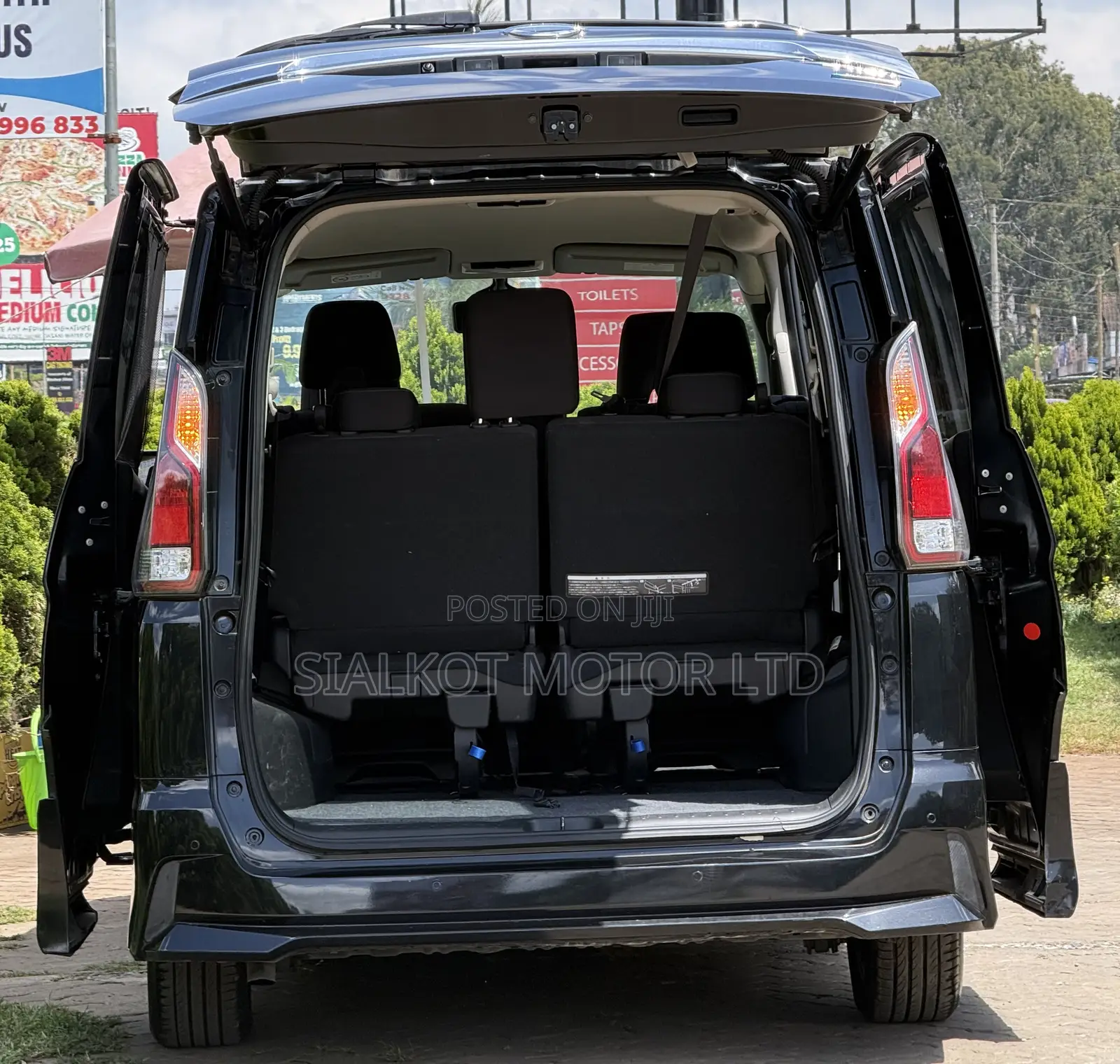 Nissan Serena 2018 Black