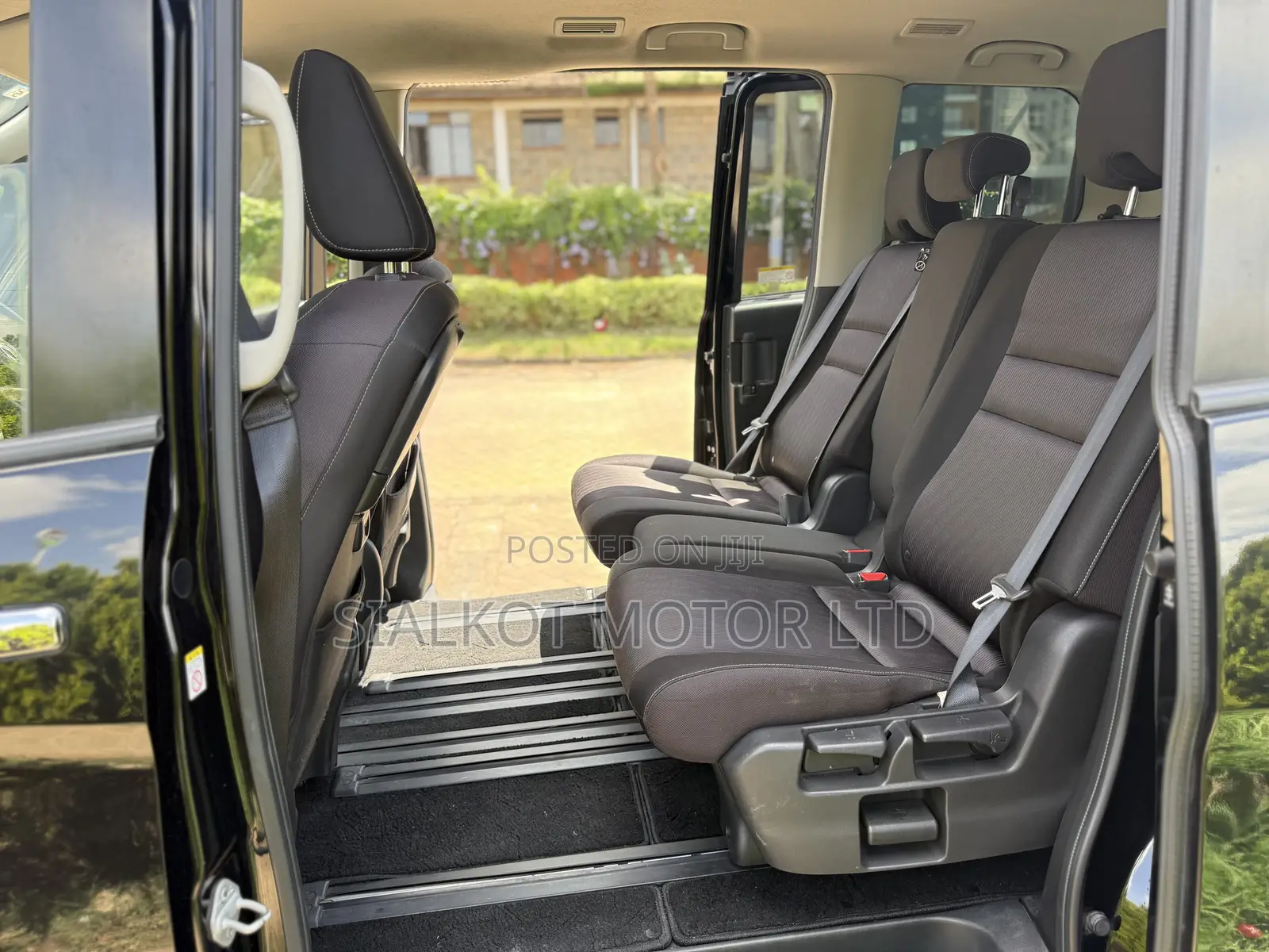 Nissan Serena 2018 Black