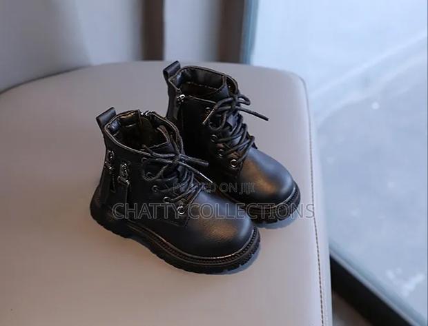 Black Unisex Kids Leather Boots Size 21 to 30