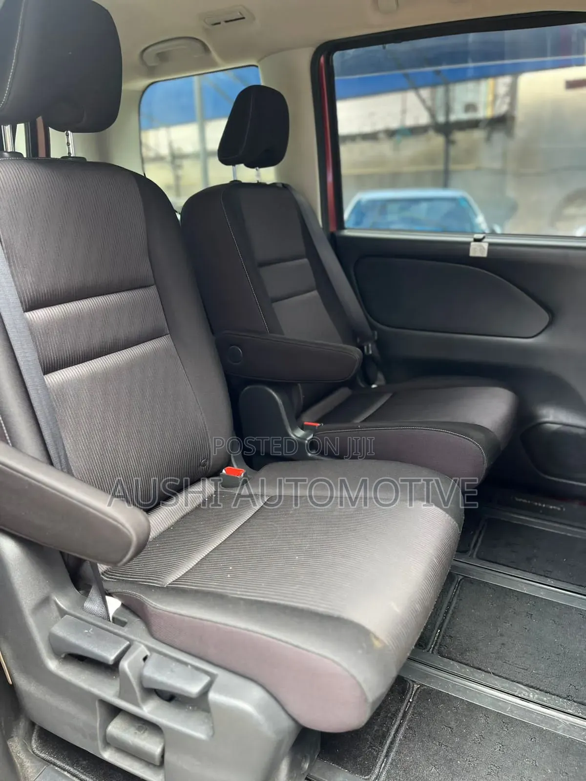 Nissan Serena 2018 Maroon