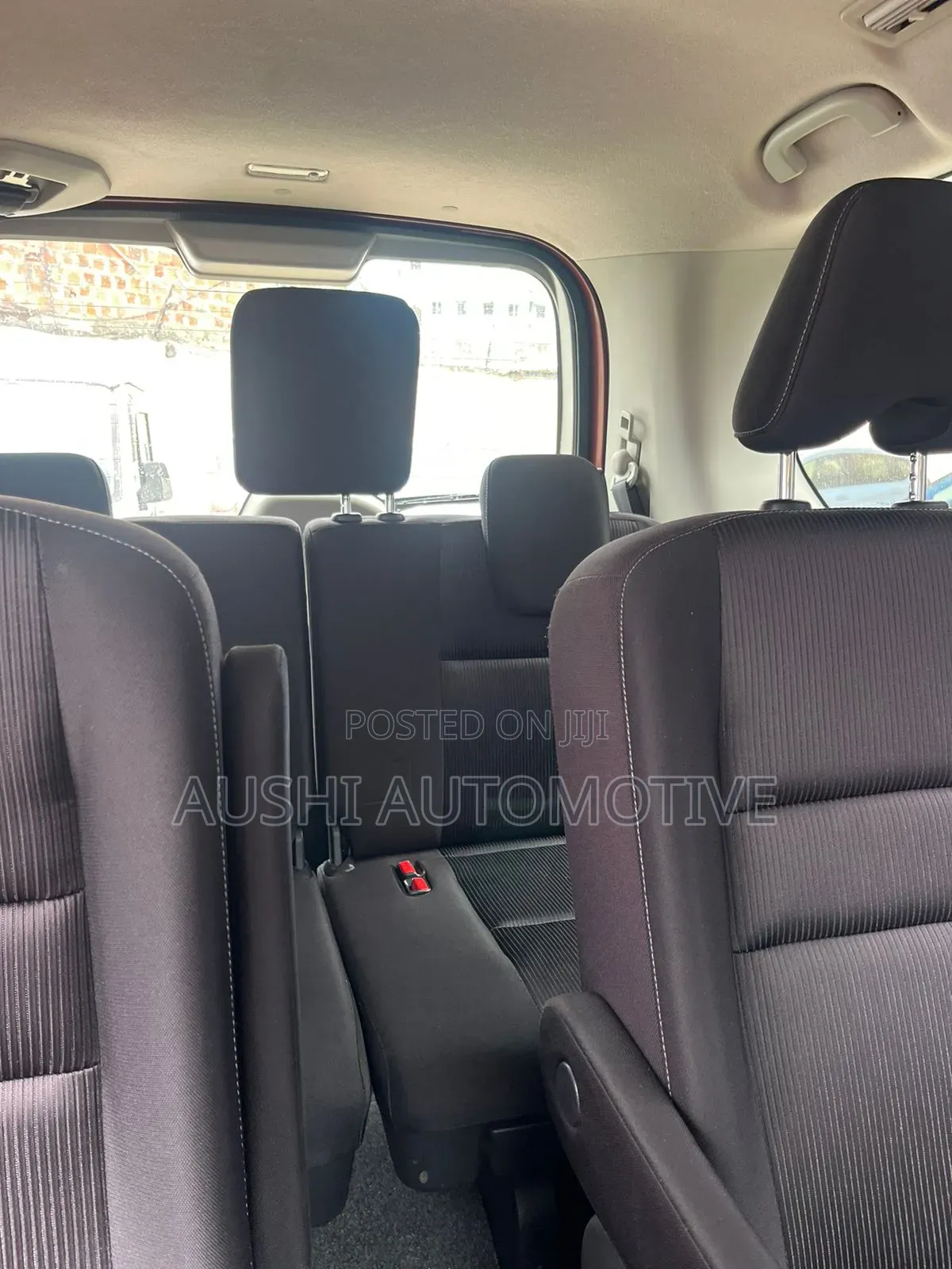 Nissan Serena 2018 Maroon