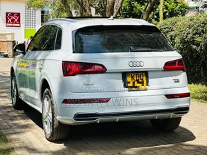 Audi Q5 2.0T Premium AWD quattro 2018 White