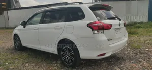 Toyota Corolla Fielder 1.5 Hybrid FWD 2019 White