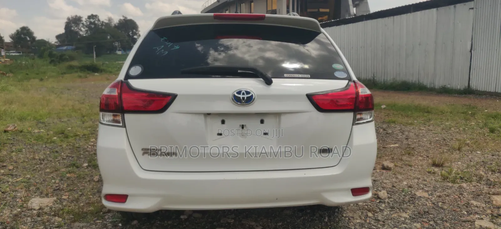 Toyota Corolla Fielder 1.5 Hybrid FWD 2019 White