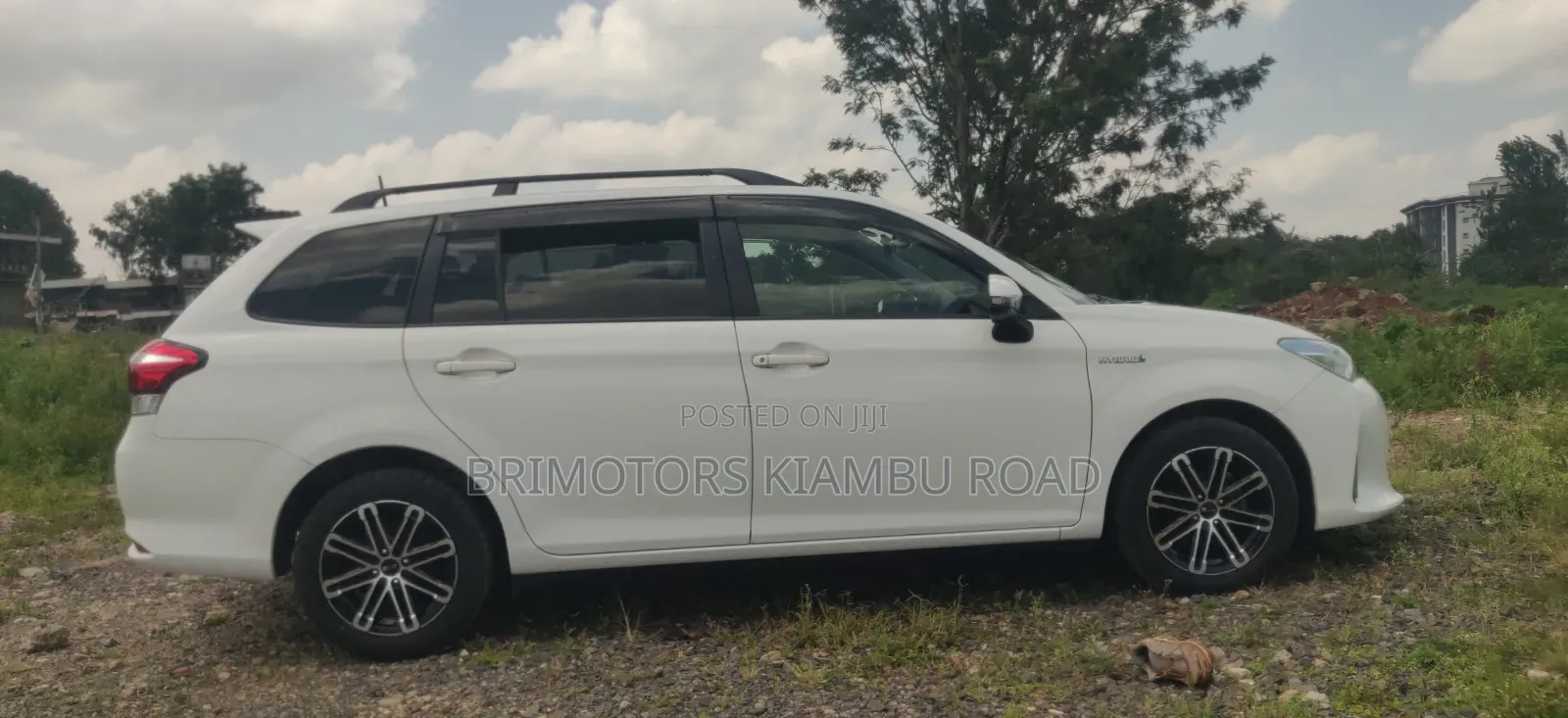 Toyota Corolla Fielder 1.5 Hybrid FWD 2019 White