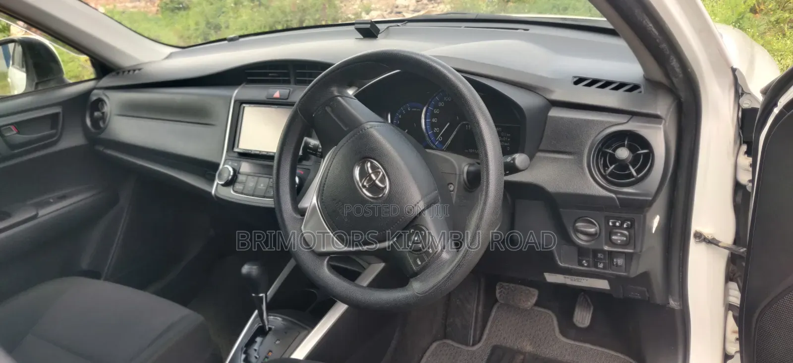 Toyota Corolla Fielder 1.5 Hybrid FWD 2019 White