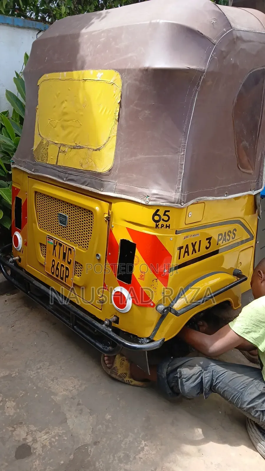 Bajaj RE 2022 Yellow
