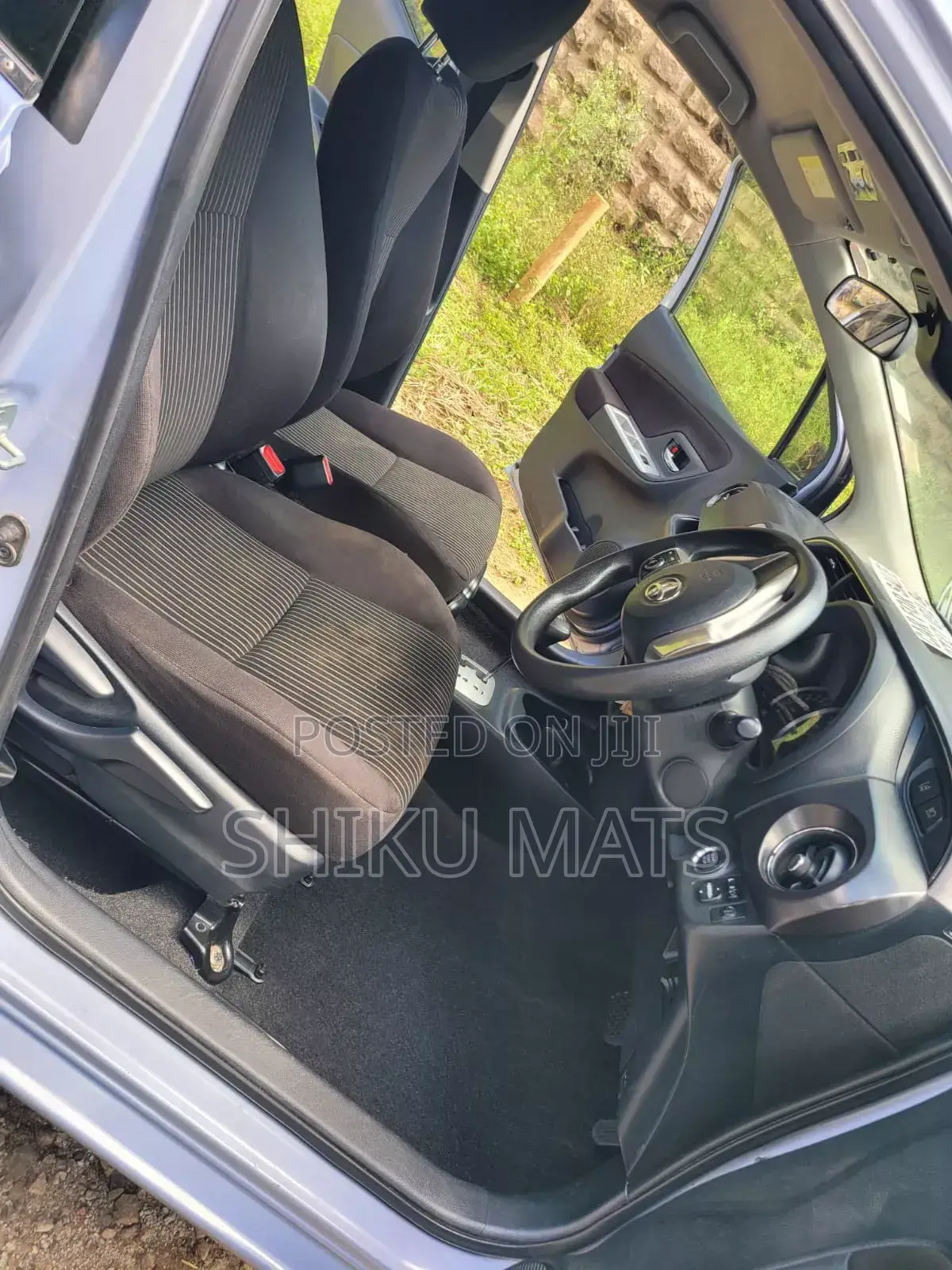 Toyota Vitz 2015
