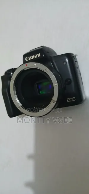 Canon Eos M50