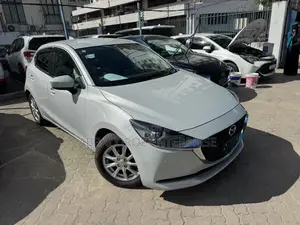 Mazda 2 2019 Off white