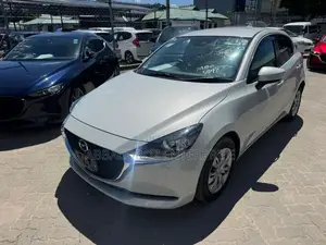 Mazda 2 2019 Off white