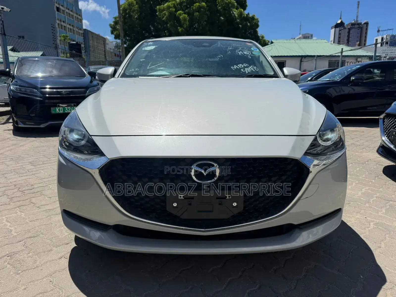 Mazda 2 2019 Off white