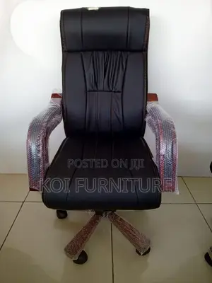 Office Chair:Bliss Executive Office Chair Upholstered in Black Leather