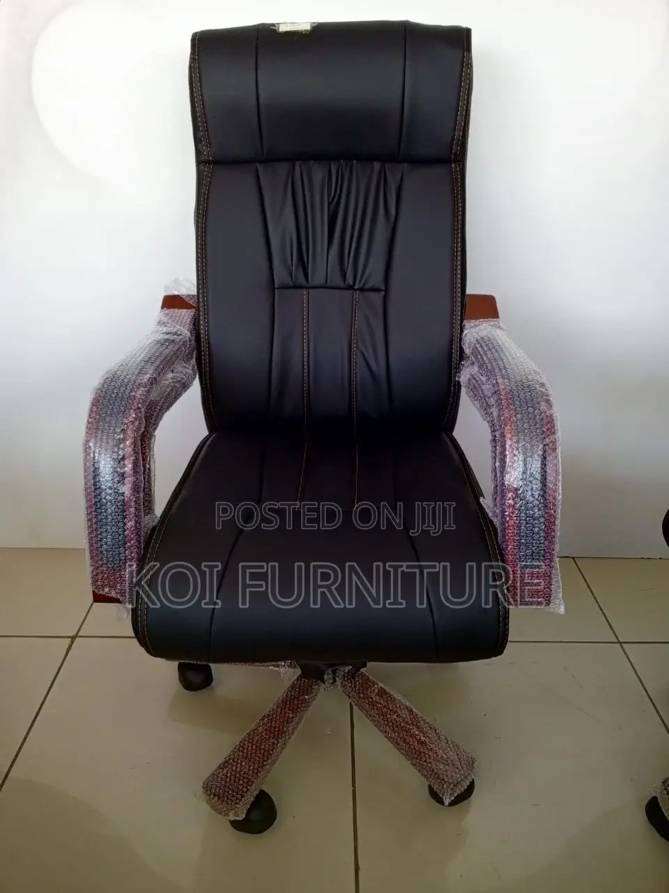 Office Chair:Bliss Executive Office Chair Upholstered in Black Leather
