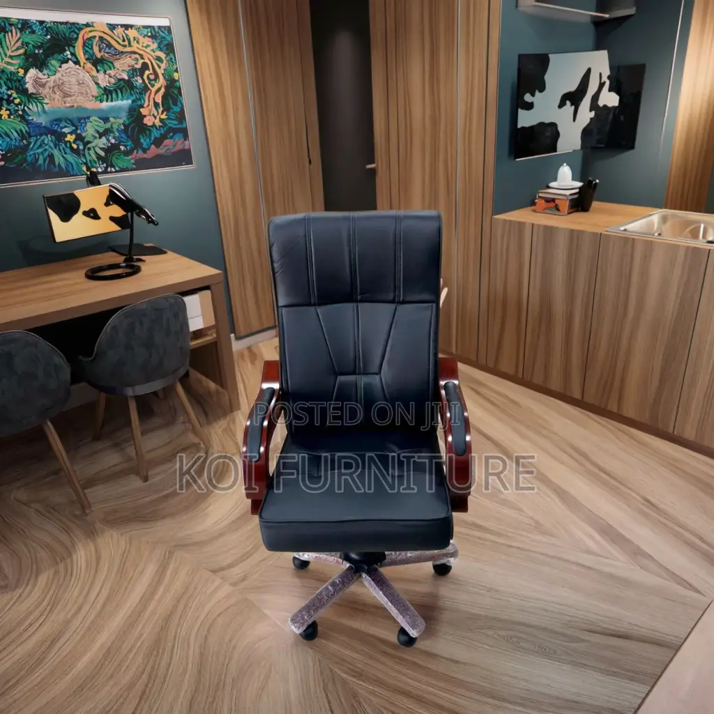 Office Chair:Bliss Executive Office Chair Upholstered in Black Leather