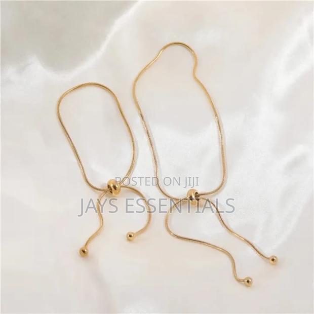 Minimalist Necklace and Bracelet Set - thumbnail 10