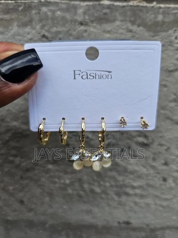 Minimalist Gold Stud Earrings Set - thumbnail 2