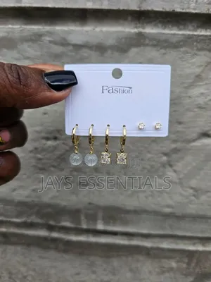 Minimalist Gold Stud Earrings Set