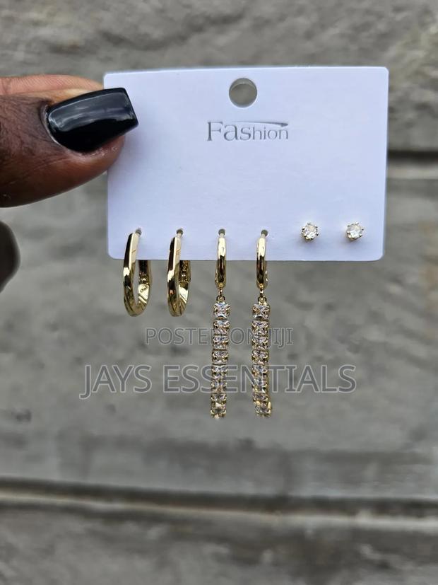Minimalist Gold Stud Earrings Set - thumbnail 4