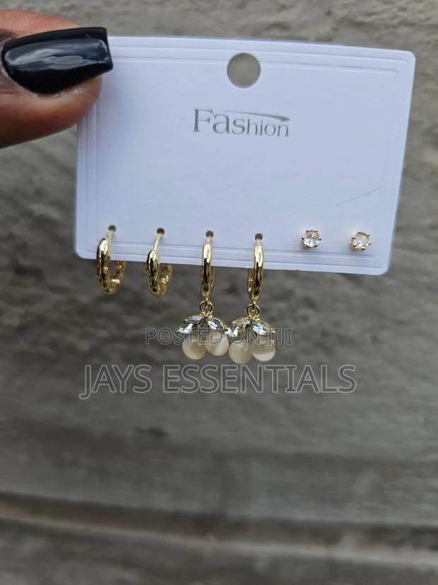 Minimalist Gold Stud Earrings Set - thumbnail 5