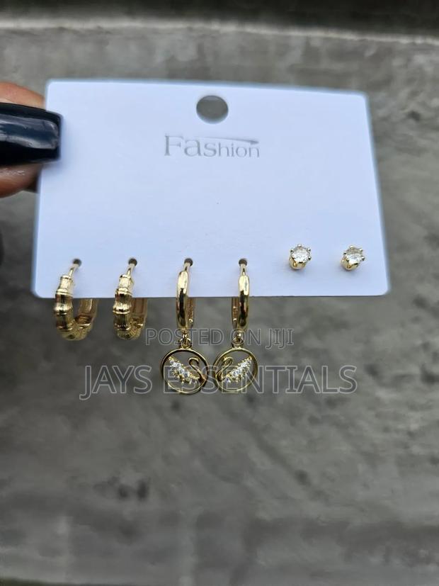 Minimalist Gold Stud Earrings Set - thumbnail 6