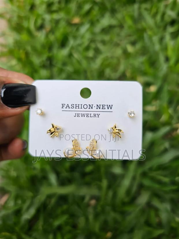 Minimalist Gold Stud Earrings Set - thumbnail 7
