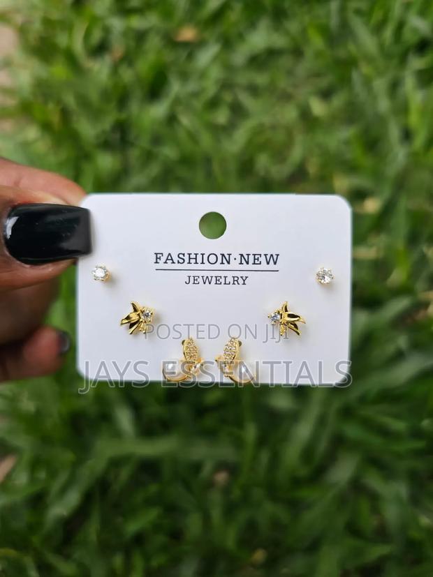 Minimalist Gold Stud Earrings Set - thumbnail 9