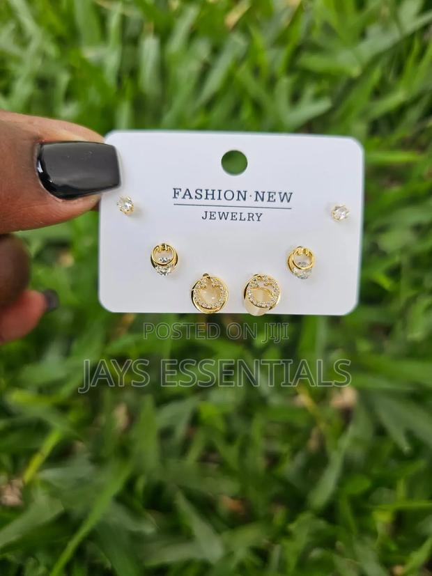 Minimalist Gold Stud Earrings Set - thumbnail 13