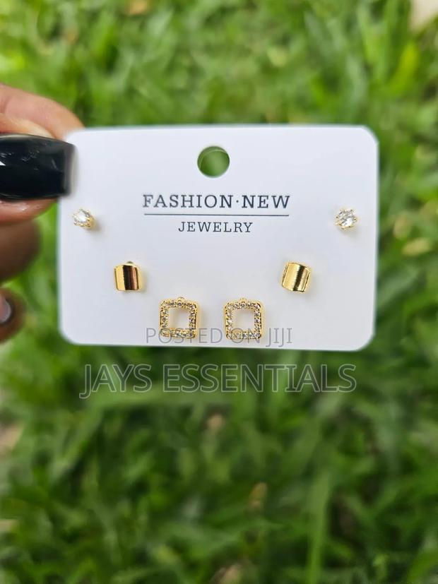 Minimalist Gold Stud Earrings Set - thumbnail 14