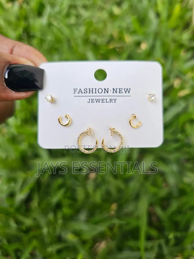 Minimalist Gold Stud Earrings Set - thumbnail 16