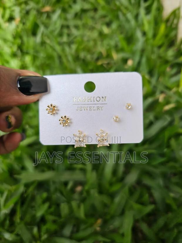 Minimalist Gold Stud Earrings Set - thumbnail 18