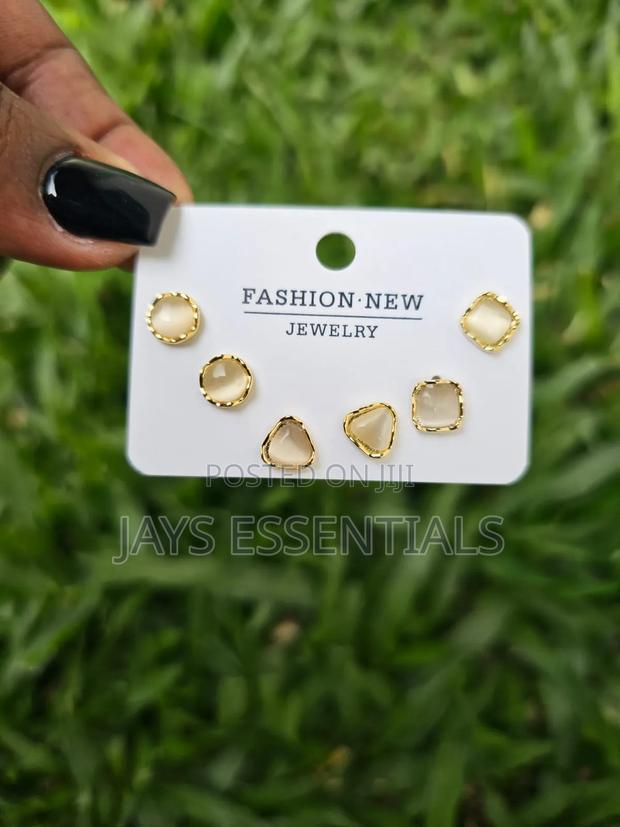 Minimalist Gold Stud Earrings Set - thumbnail 19