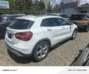 Mercedes-Benz GLA-Class 2019 White