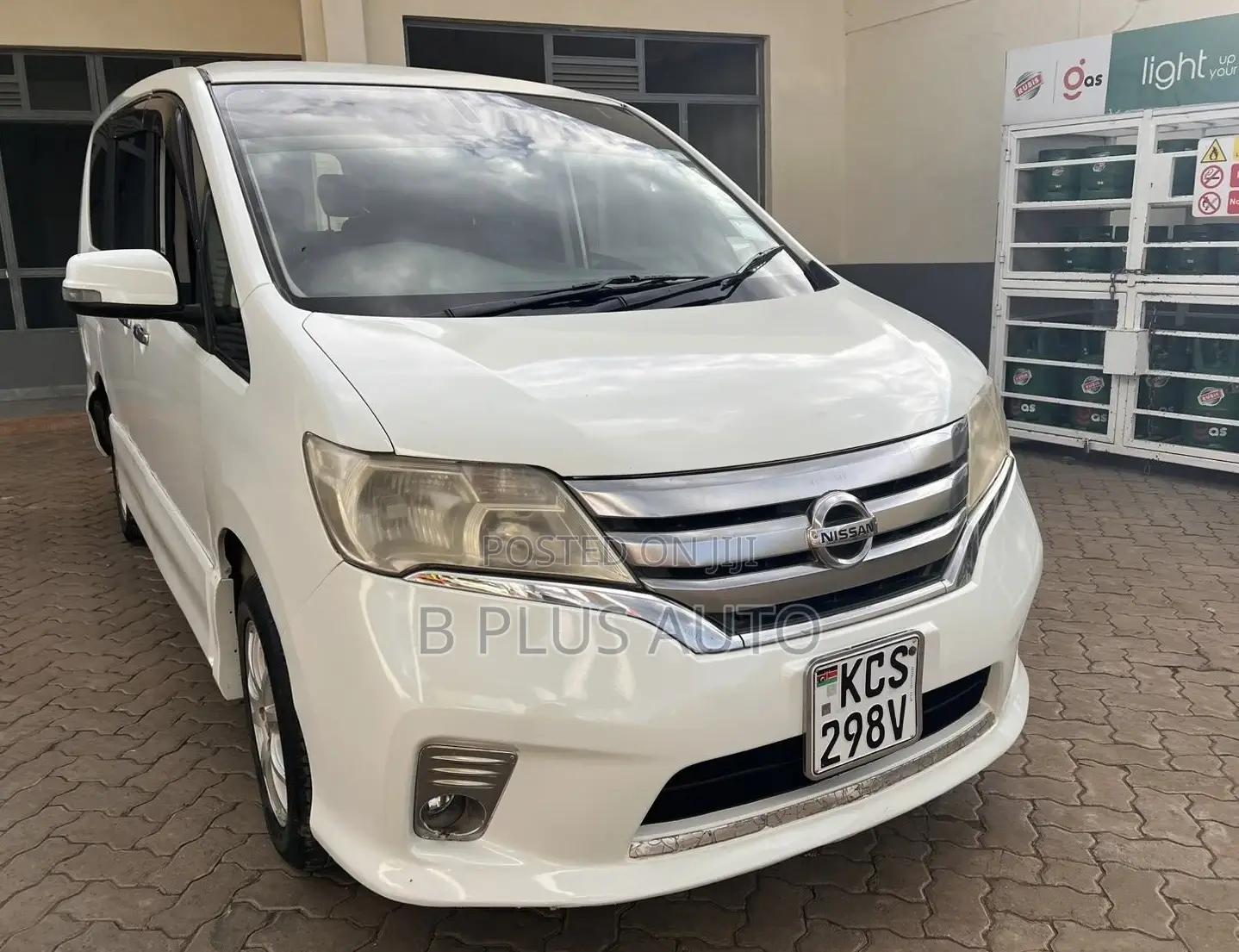 Nissan Serena 2011 White