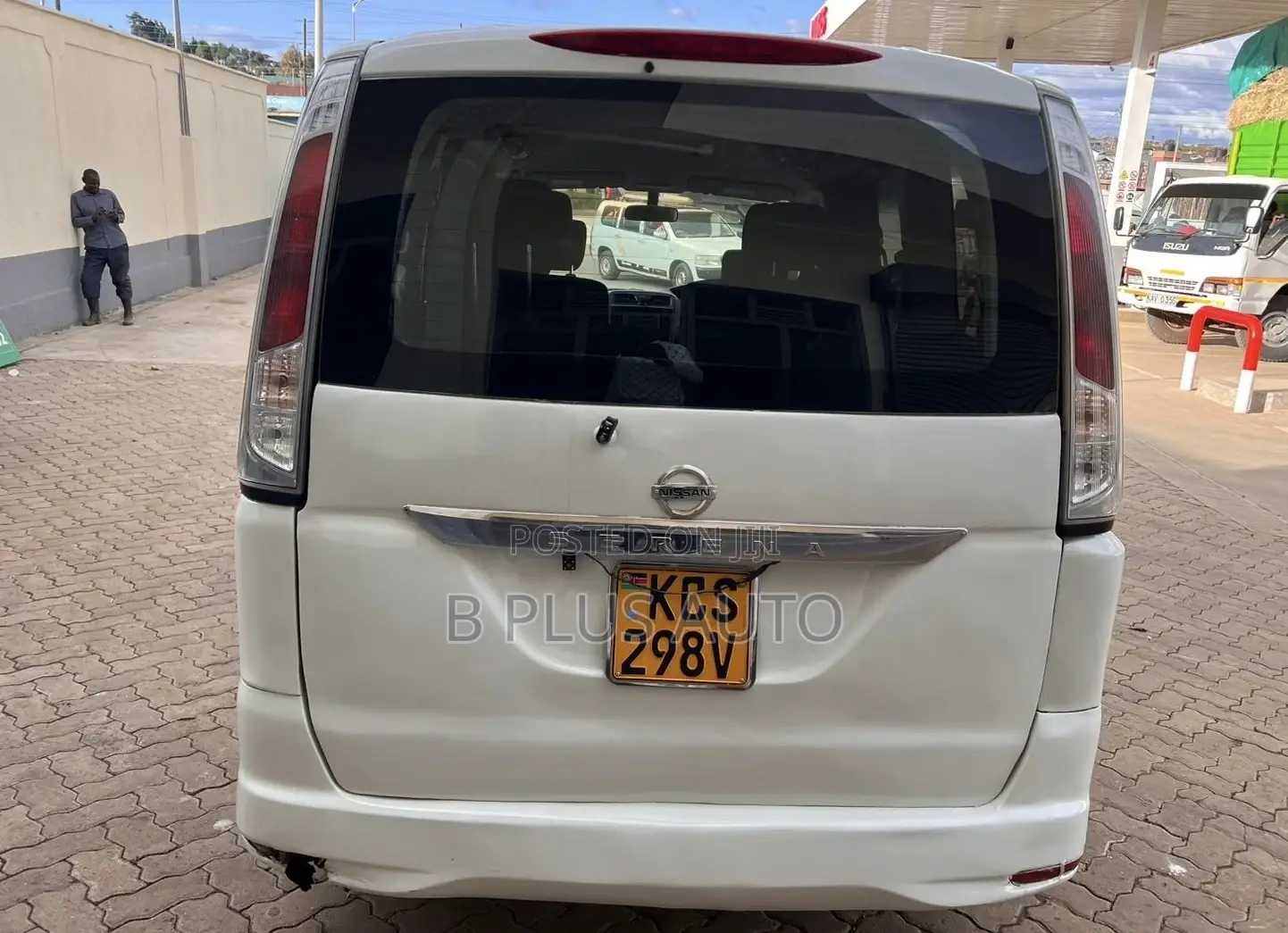 Nissan Serena 2011 White