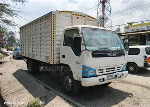 Isuzu NPR 2015
