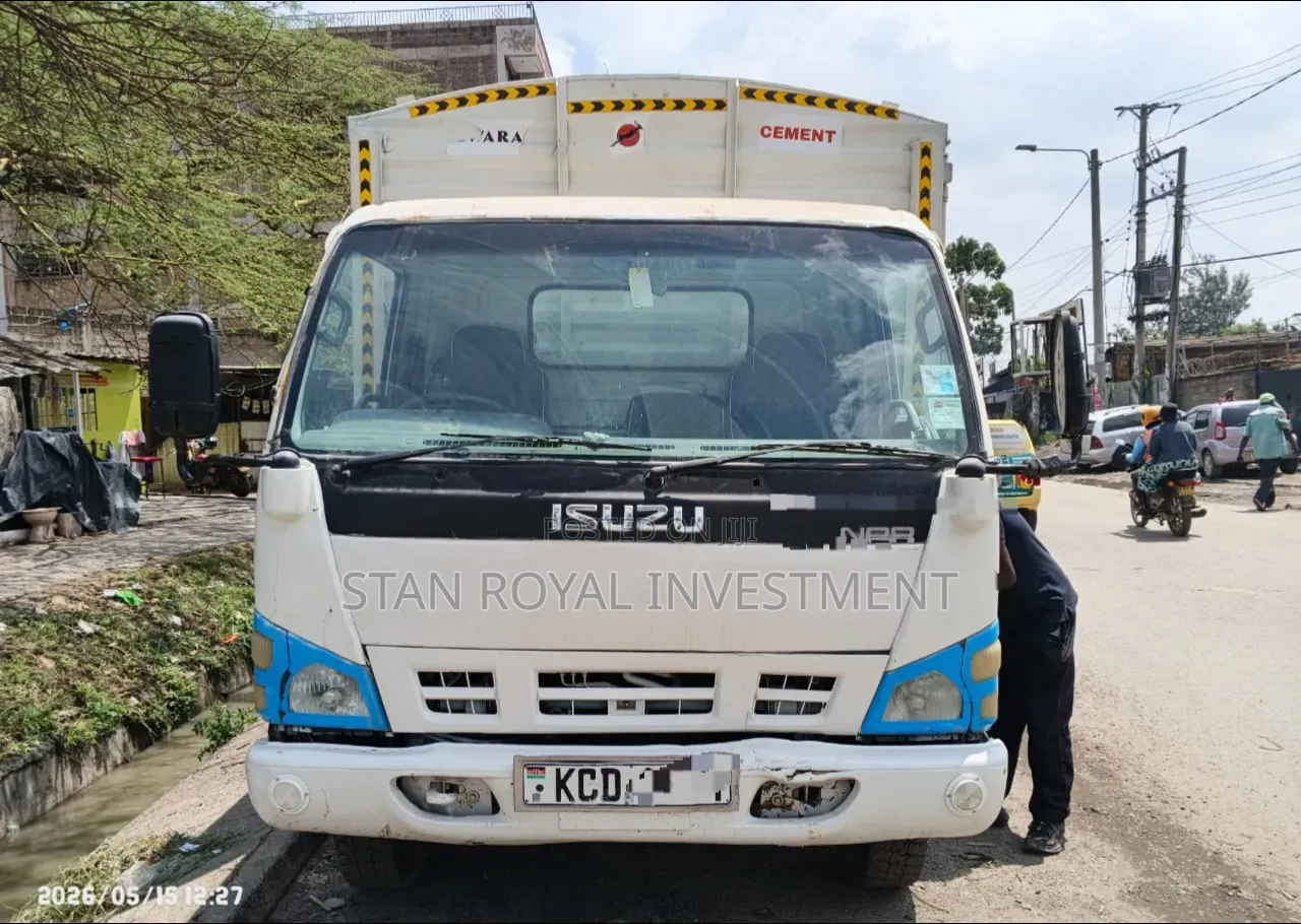 Isuzu NPR 2015