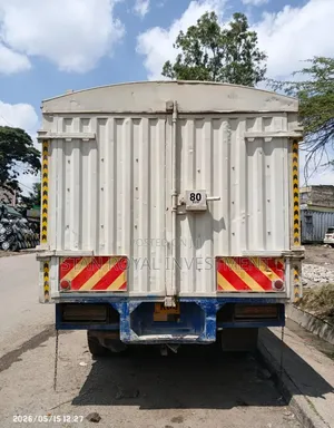 Isuzu NPR 2015