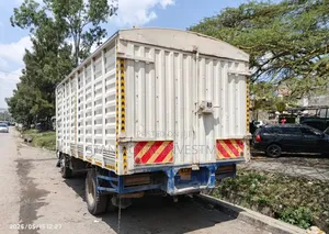 Isuzu NPR 2015