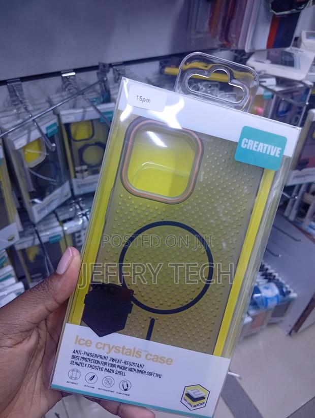 iPhone 15 Pro Max Comfortable Grip Case - thumbnail 2