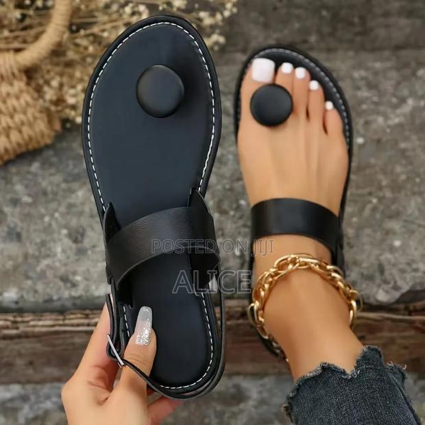 Ladies Toe Ring Sandals - main view