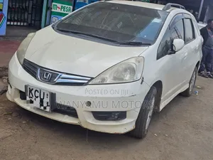 Honda Fit Shuttle 2012 White