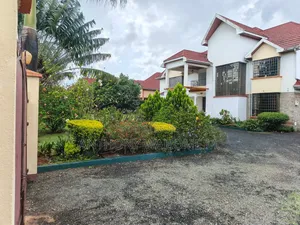 5bdrm House in Muthaiga Dawn for sale