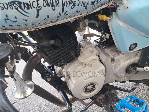 Bajaj Boxer 125 2025 Red - thumbnail 6