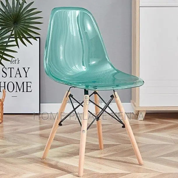 Home Chair: Durable Transparent Acrylic Dining Chair