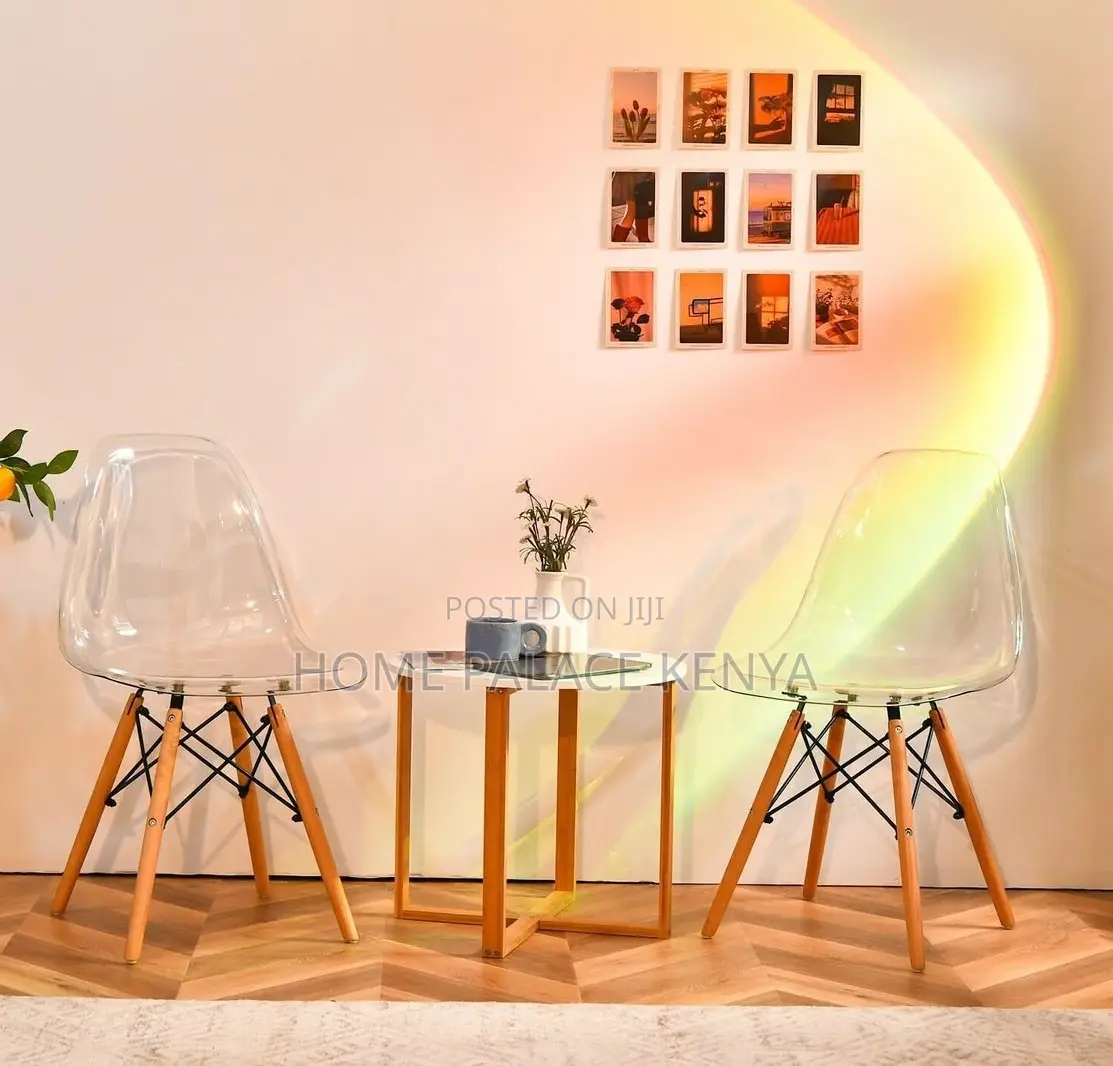 Home Chair: Durable Transparent Acrylic Dining Chair