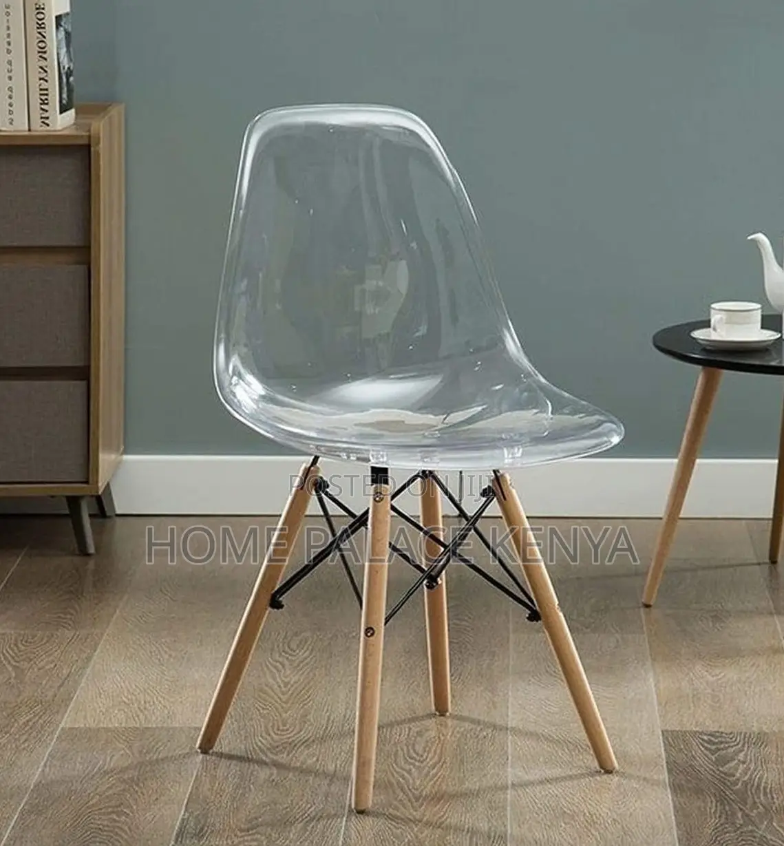 Home Chair: Durable Transparent Acrylic Dining Chair