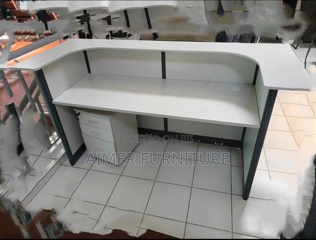 1.6m White Reception Desk - thumbnail 2